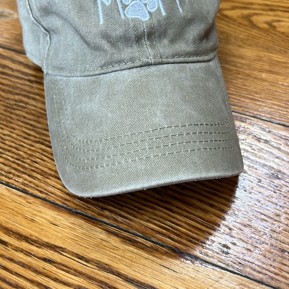 David and Young khaki Dog Mom cap.  Excellent condition. One size. - Picture 3 of 7